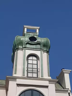 Wischtechnik mit Alterungseffekt auf der Turmoberschale