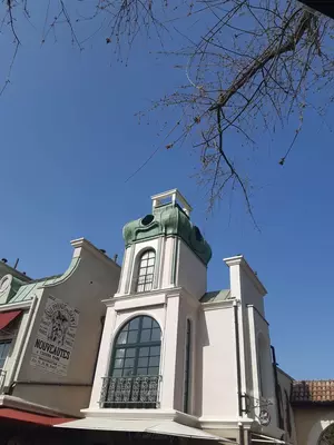 Fertiger Zwiebelturm in Kupferoptik, Vorderansicht Europapark