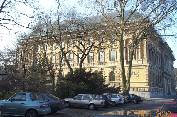 mit Enkolit verarbeitetes Ständehaus