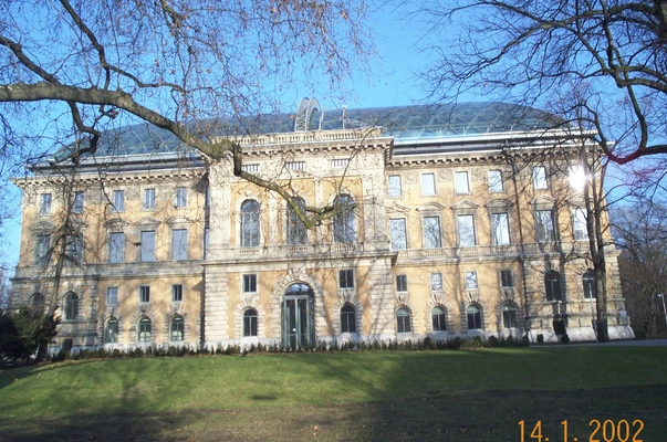 Frontalaufnahme Ständehaus