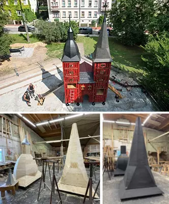 Nachbau der Roten Spitzen auf Spielplatz – Vogelperspektive mit Stadtansicht