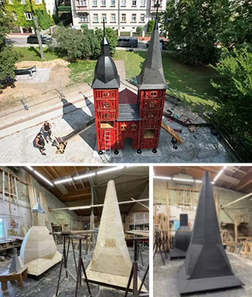 Nachbau der Roten Spitzen auf Spielplatz – Vogelperspektive mit Stadtansicht