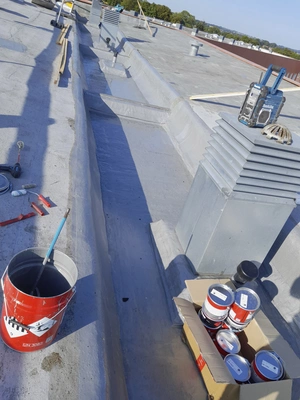 Falchdachverarbeitung mit Enkopur