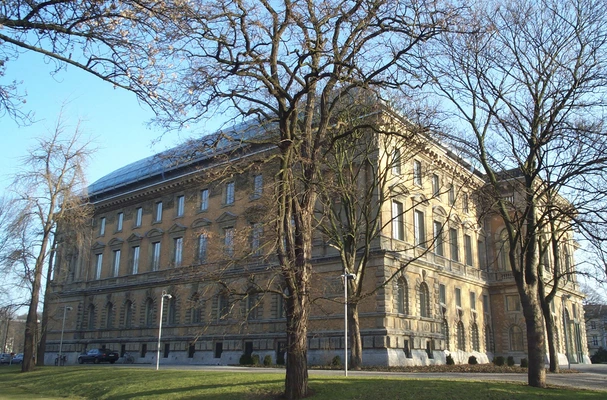 Ständehaus seitlich fotografiert