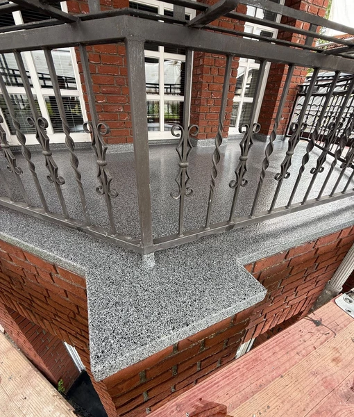 Balkonboden bearbeitet mit Enke-Produkten