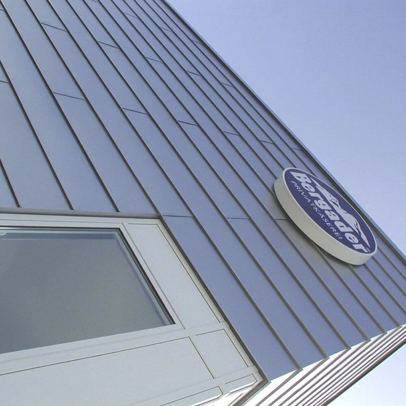 Beragder-Logo auf Firmengebäude