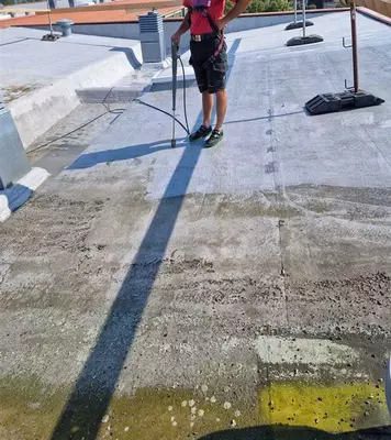 Aufnahme der Dachsanierung der Wohnsiedlung Röbel mit Enkopur