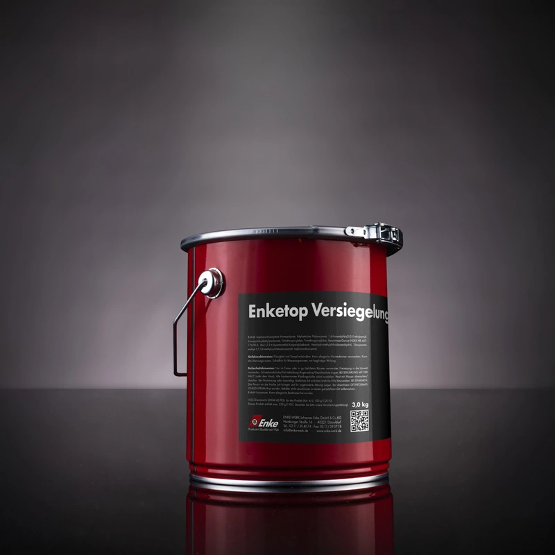 Enketop Versiegelung im Gebinde vor schwarz stehend